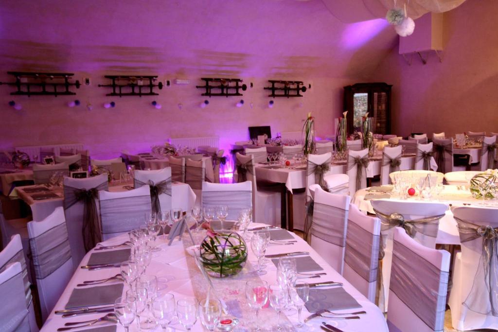 Logis Hotel Restaurant Le Domaine De L'Eau Vive ลาร์ฌองทิแยร์ ภายนอก รูปภาพ