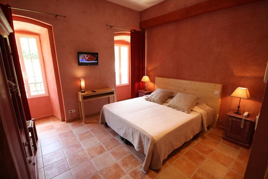 Logis Hotel Restaurant Le Domaine De L'Eau Vive ลาร์ฌองทิแยร์ ห้อง รูปภาพ